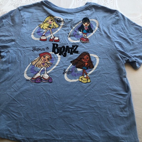 BRATZ Women’s Juniors Size M Blue Cropped Graphic T-Shirt Short Sleeves Top Tee - Picture 15 of 16